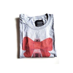 NWT Men's Budweiser Flea Market T-Shirt Christmas Season Spirit Casual Classic